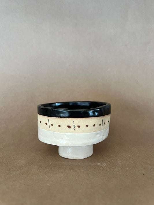 Dot detail footed bowl 1