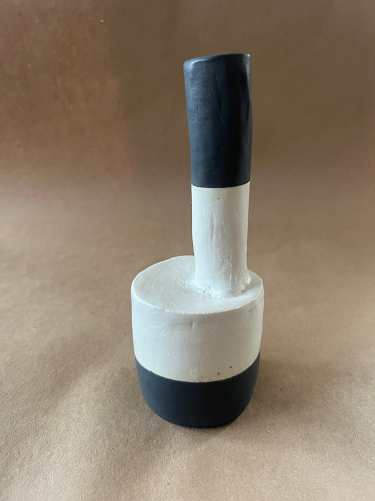 Black and white sculpture vase 2