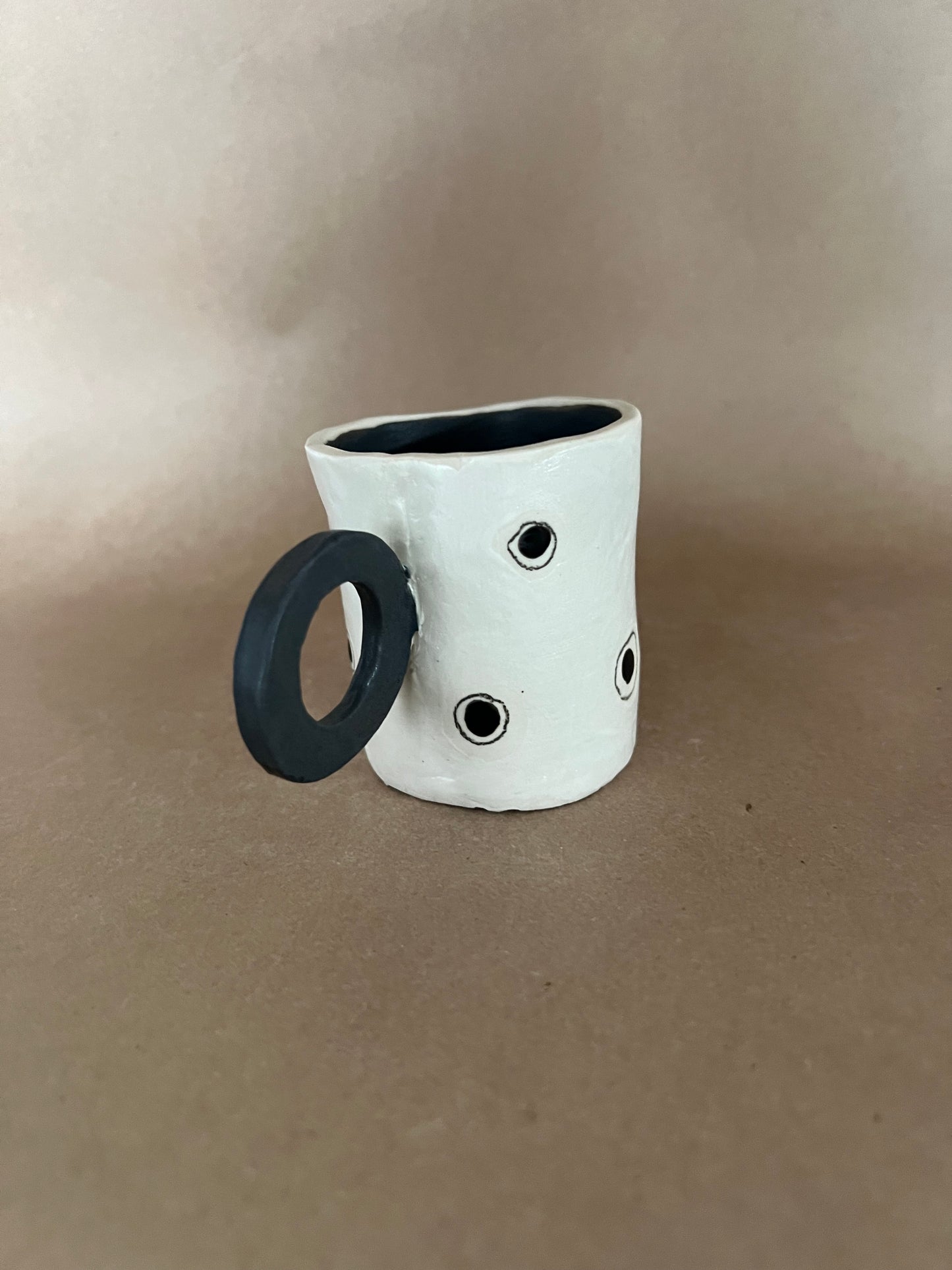 Dotted mug 1