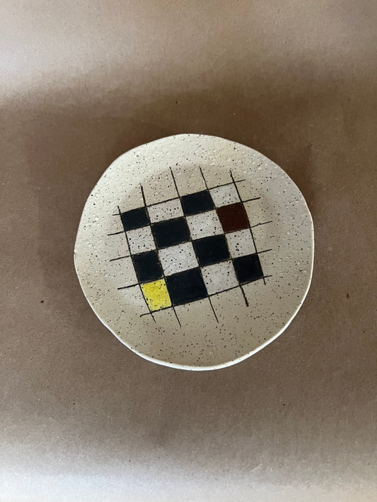 Checks plate 2