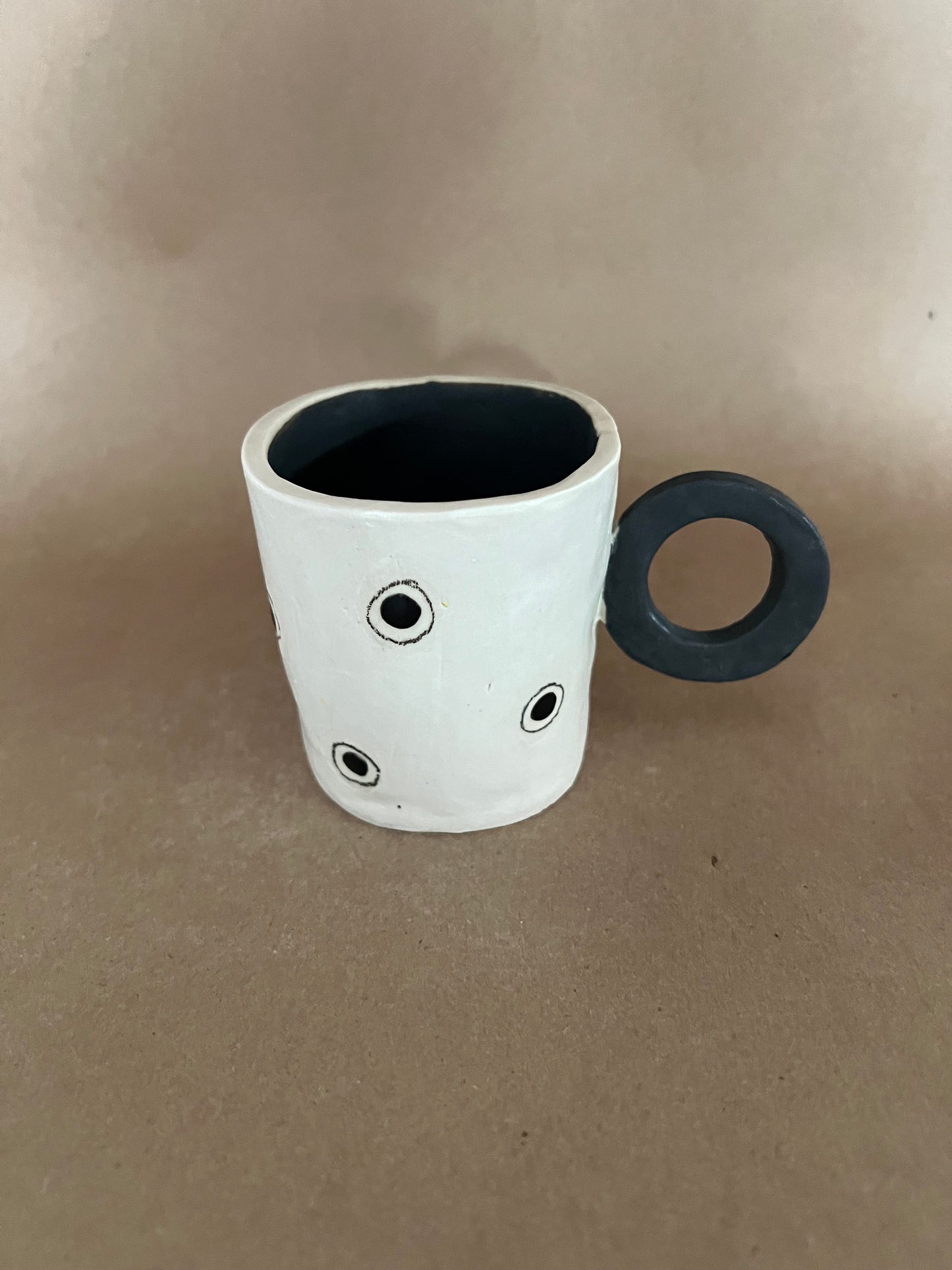 Dotted mug 1