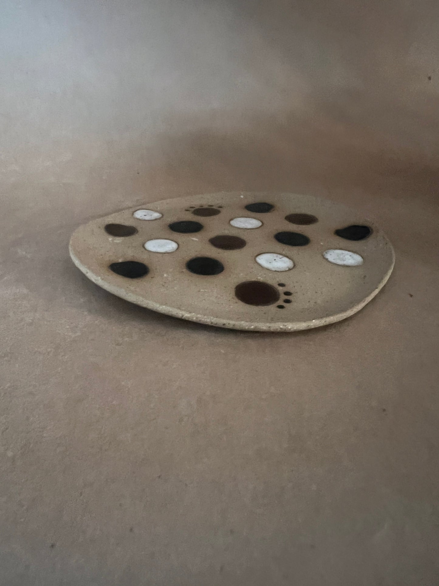 Dots plate