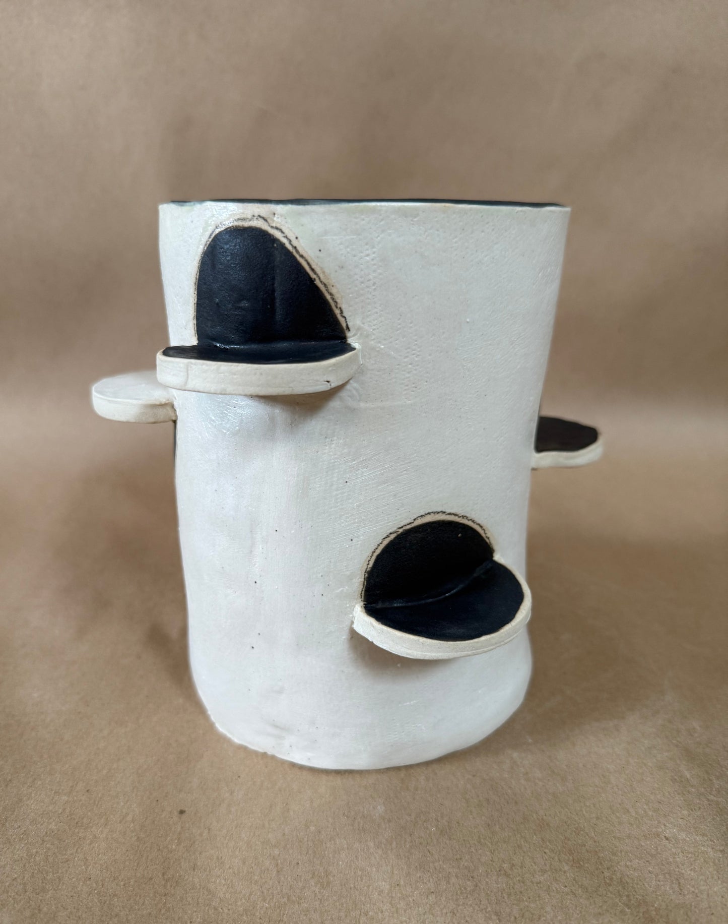Dots vase 1