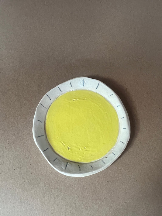 Yellow hole plate