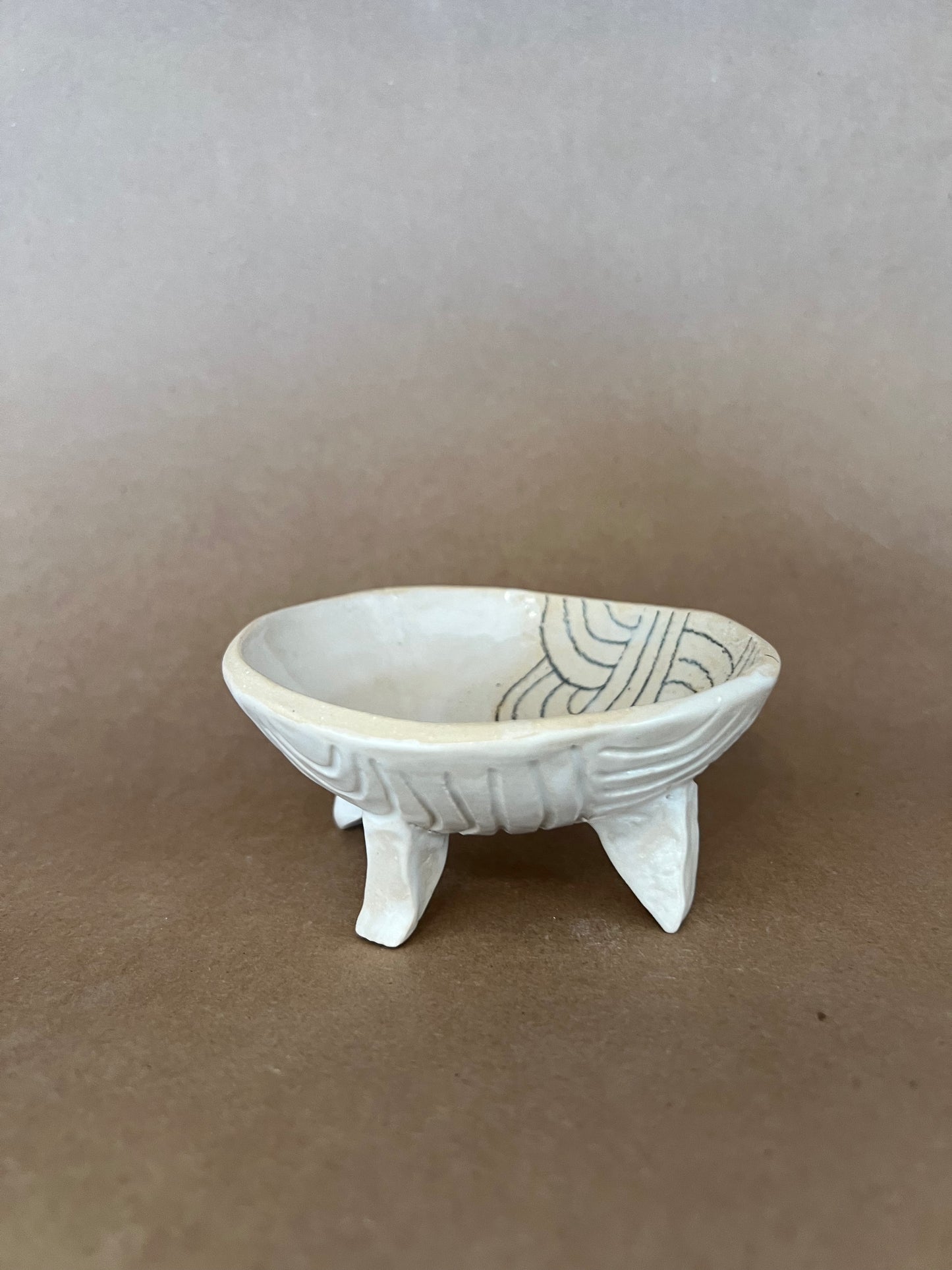 Rainbow footed bowl
