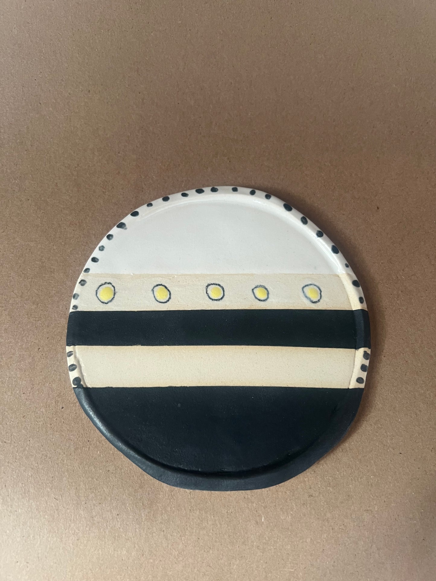 Dots and stripes plate