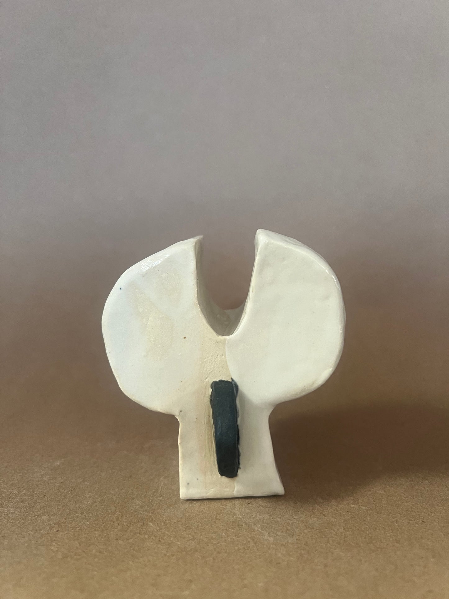Claw sculpture