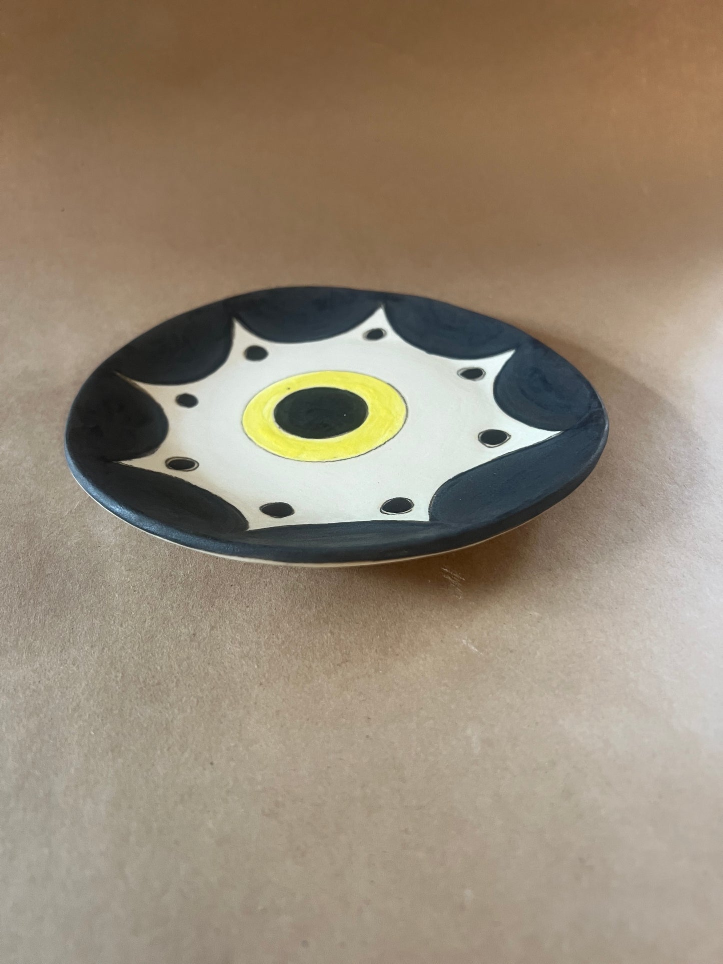 Dot sun plate