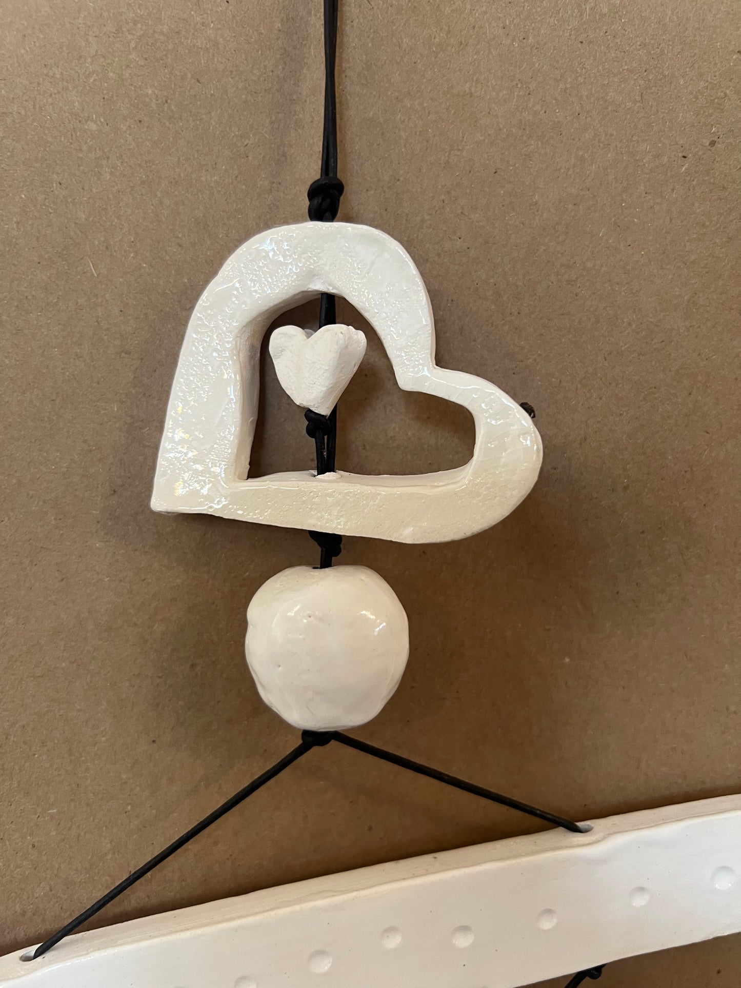 Wall hanging triple heart ribbon lightning