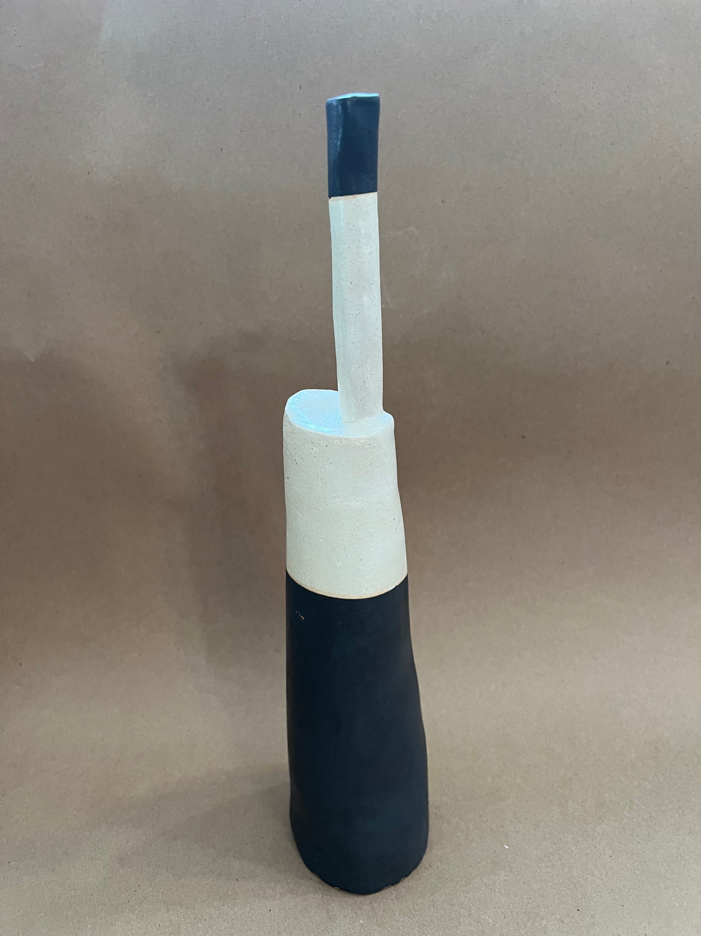 Black and white sculpture vase 1