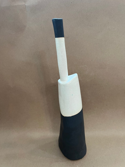 Black and white sculpture vase 1